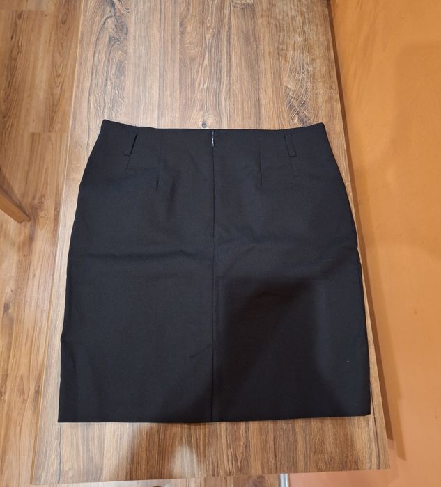 Czarna spódniczka