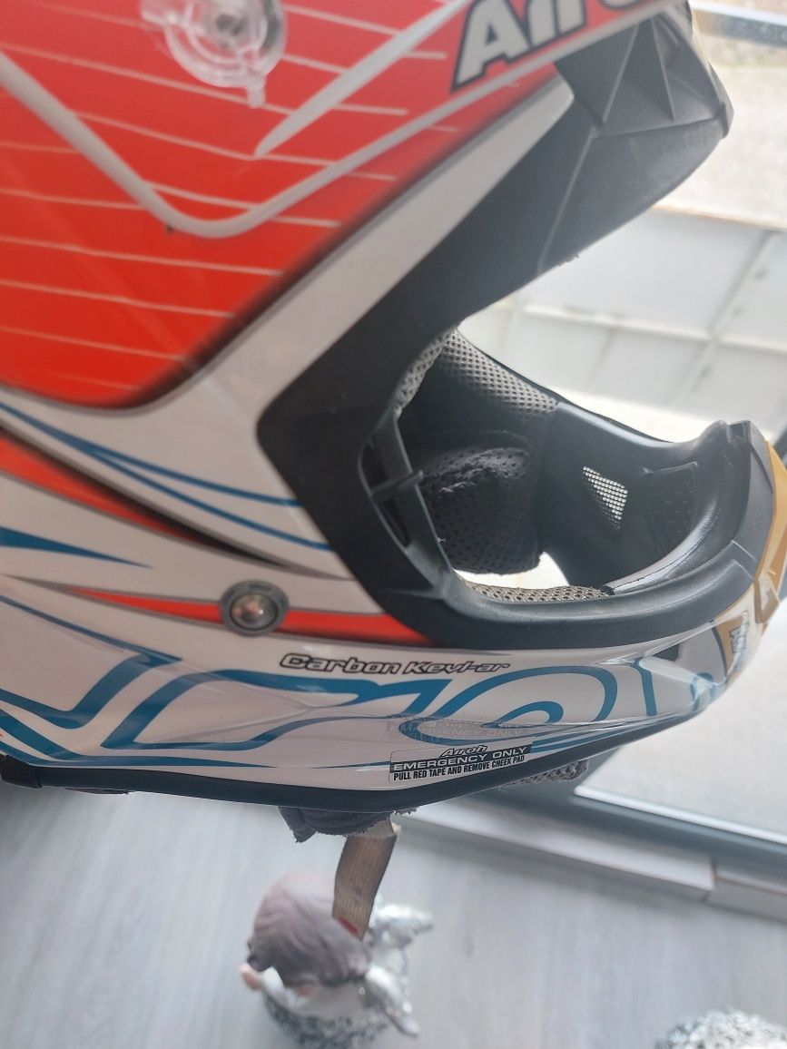 Capacete airoh carbono 980g