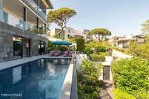 Moradia T4 exclusiva para venda no Estoril com vista mar e piscina.