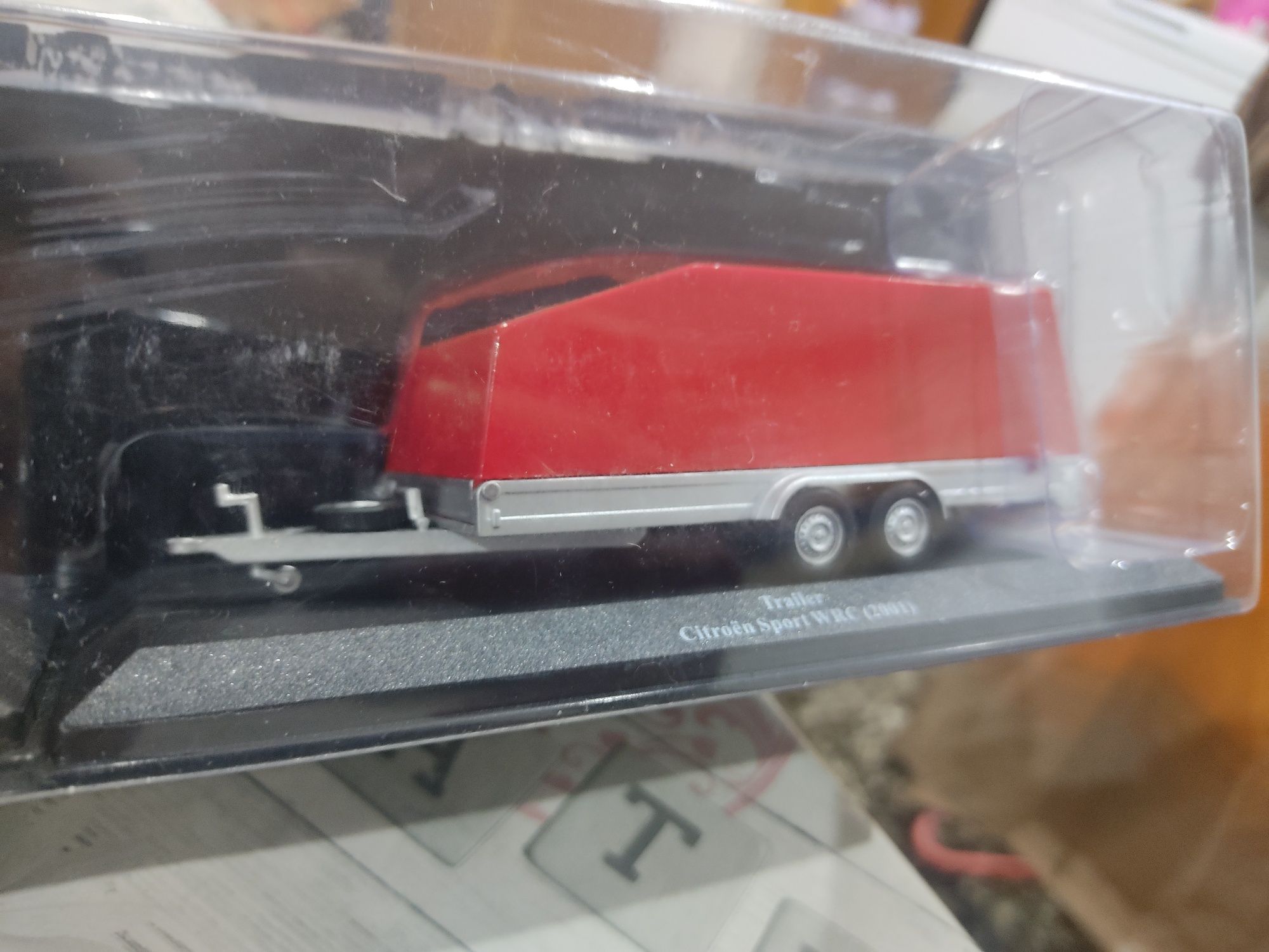 Vendo miniatura carrinha+reboque citroen