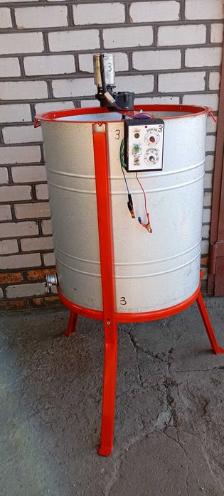 Медогонка 4-х рамочная с электроприводом