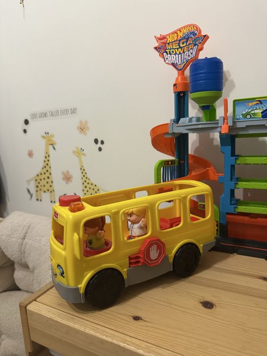Жовтий музичний автобус fisher price