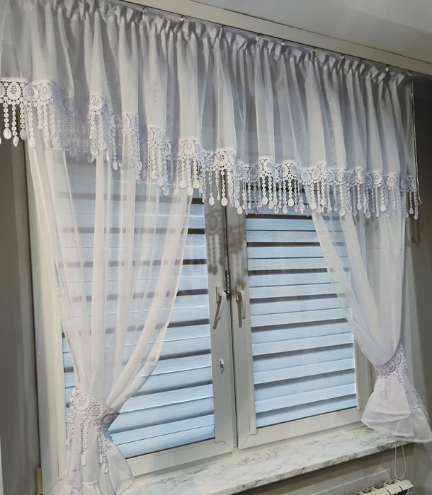 Firanka z gipiurą do kuchni