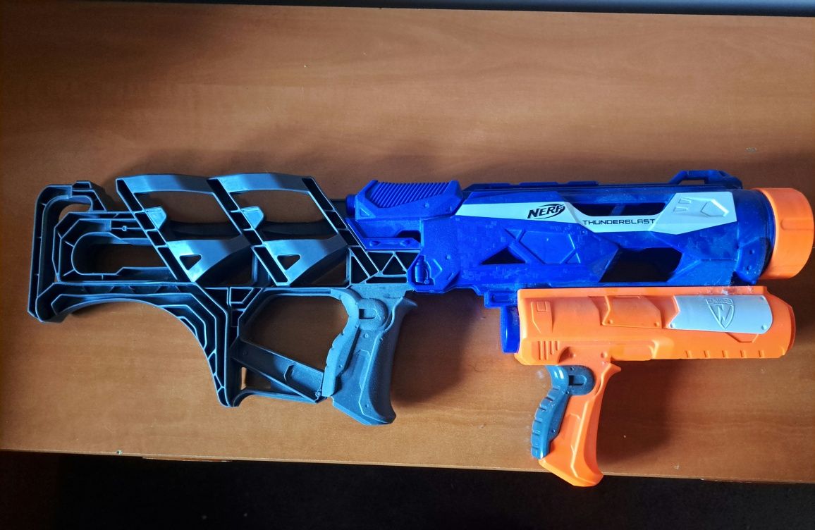 Coleção Nerf  (8 armas+dardos e colete)