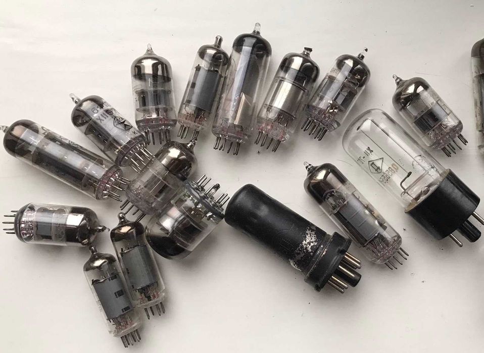 вживані радіолампи в гарному ст. ФЭУ 85, 6Е5С,Г 807, 6Н8С, 6Ж1П, СГ16П