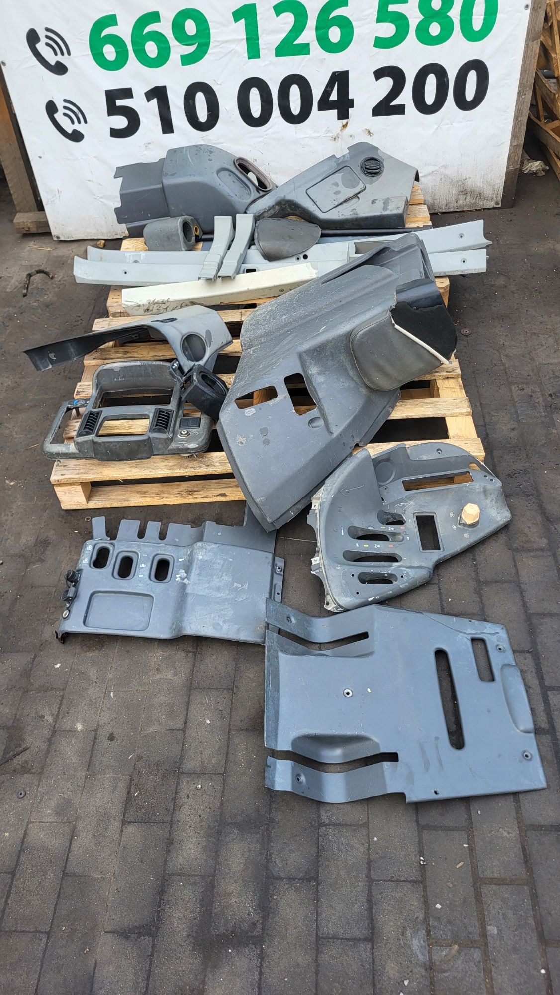 Tapicerki, plastiki claas atles, ares