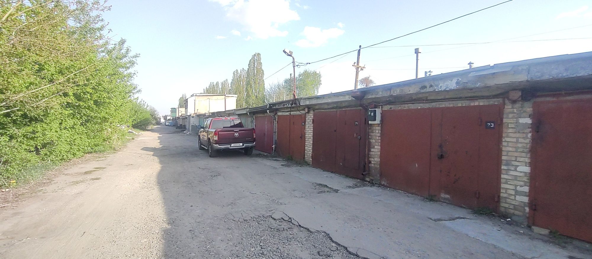 Гараж Академмістечко Степанченка 8а ГБК Факел 21квм+яма Цегляний.