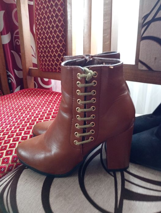 Продам в хорошому стані черевички осінні