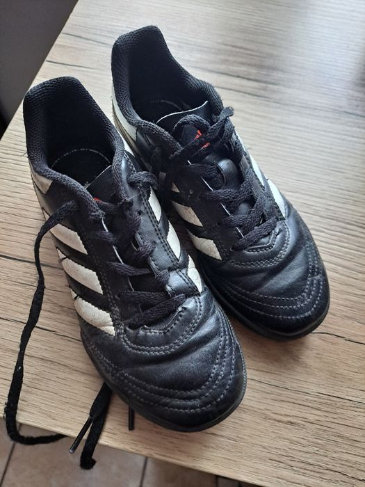 Buty chłopięce do piłki nożnej