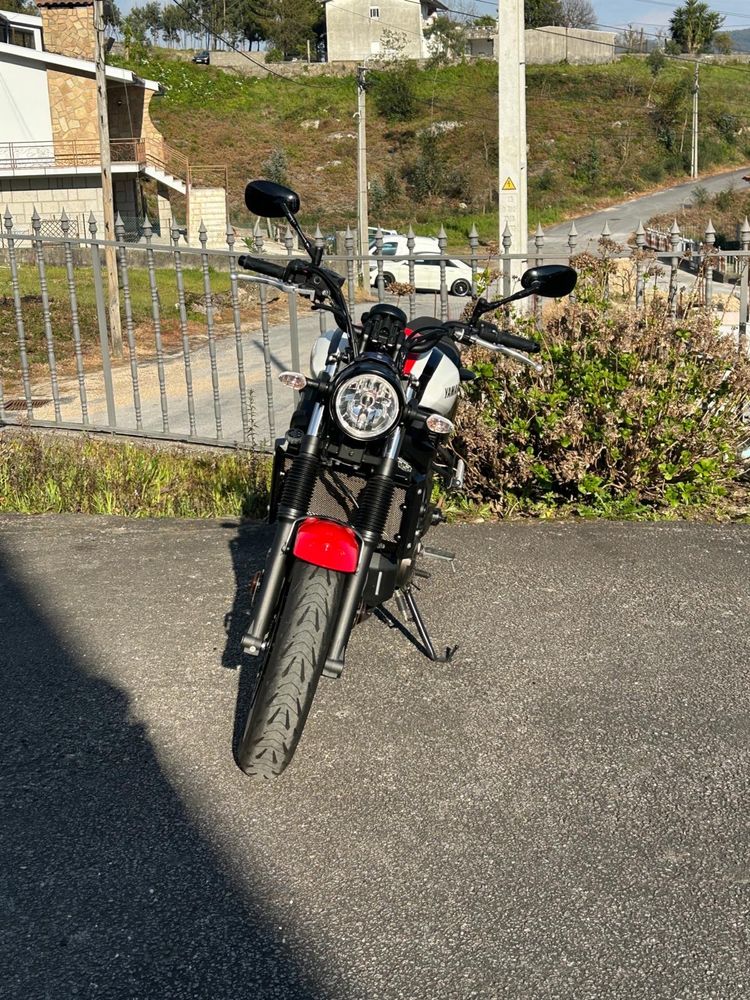 Yamaha XSR 700 poucos KMS