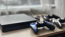 PlayStation 4 Slim 500GB + 3 геймпади + CoD Black Ops III