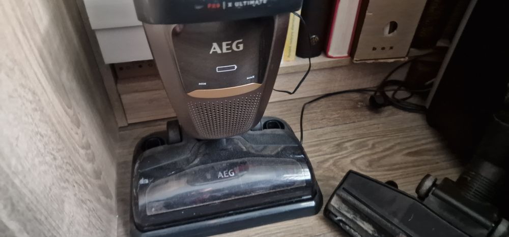 Odkurzacz AEG FX9 bezprzewodowy jak dyson 

Odkurzacz pionowy AEG FX9-