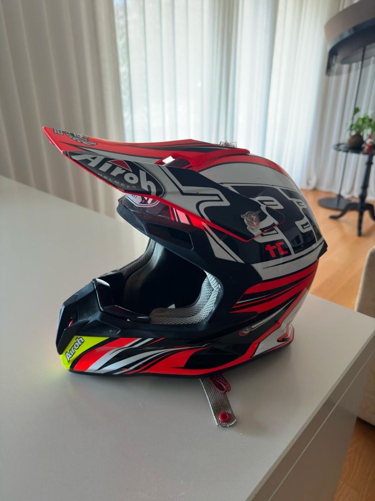 Capacete Airoh TC222