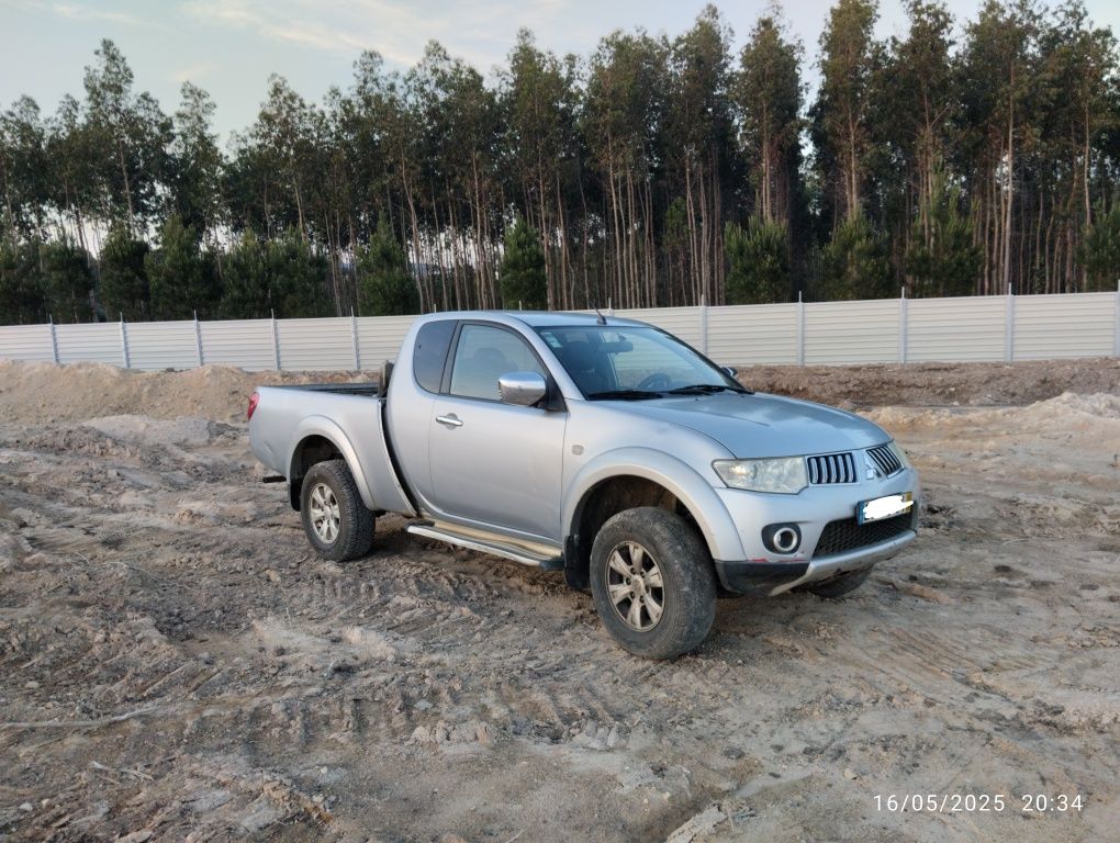 Mitsubishi L200 2.5 DI-D CLUB INTENSE 4x4