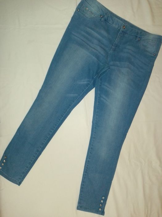 Женские голубые джинсы с потертостями, украшенные камнями, 54-56-58 р