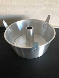 American aluminium cake mold.