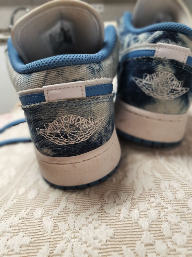 Air Jordan 1 Low Denim