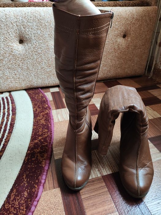 Зимові чоботи жіночі на каблуку 40р