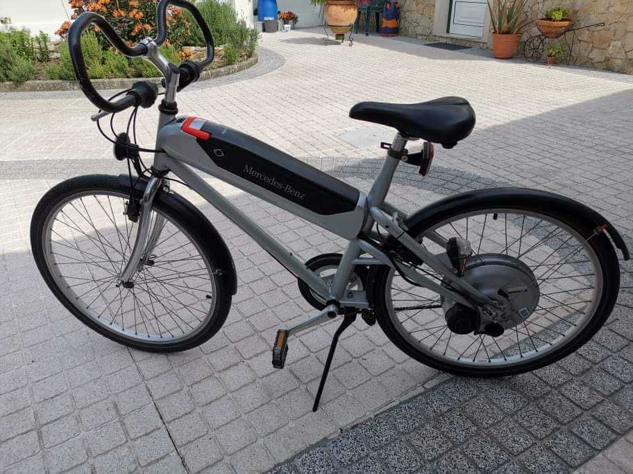 Bicicleta Mercedes-Benz híbrid bike