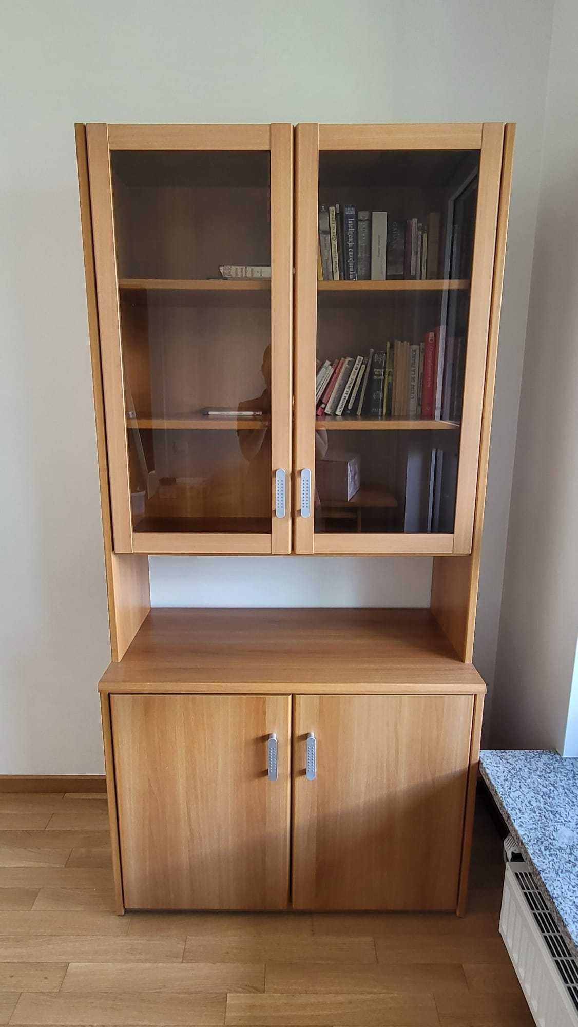 Zestaw mebli wysoka jakość - biurko, witryna, szafa, półki