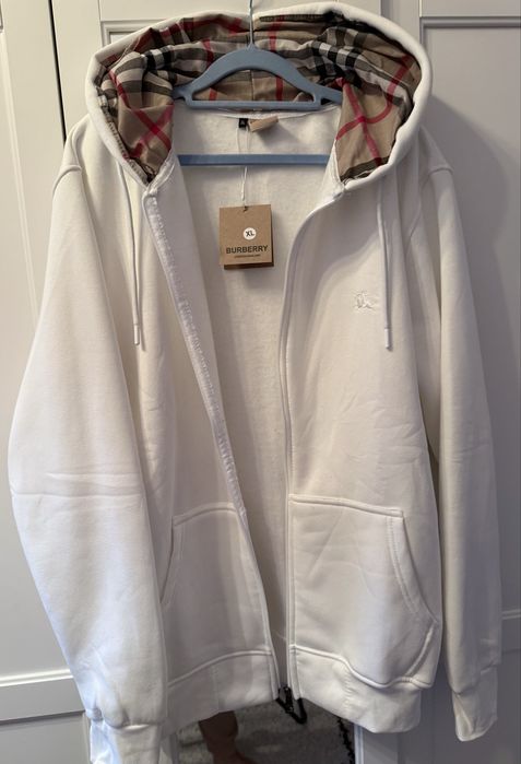 Śliczna biała bluza z kapturem Burberry