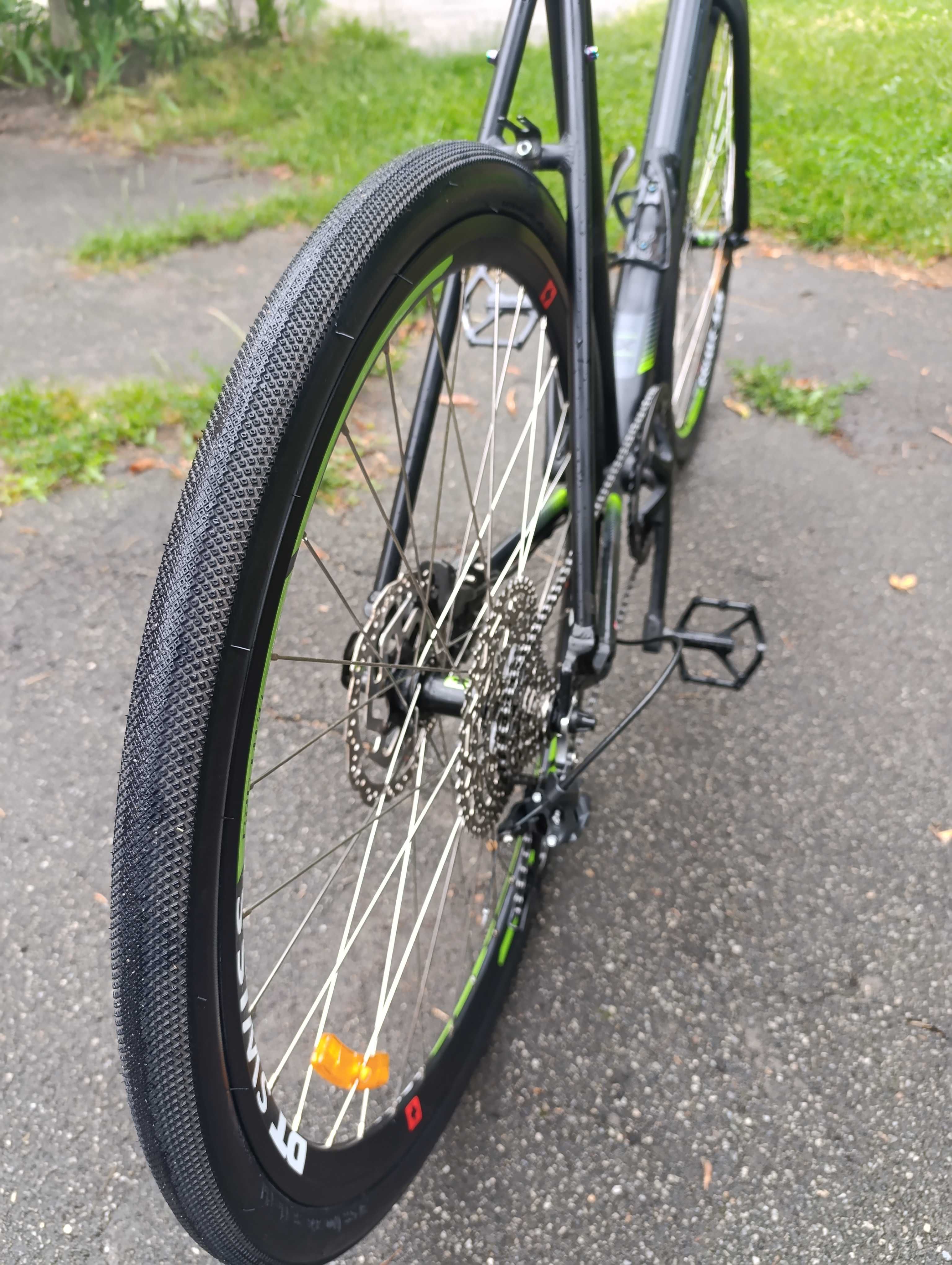 Gravel bike X-zite з прямим кермом.