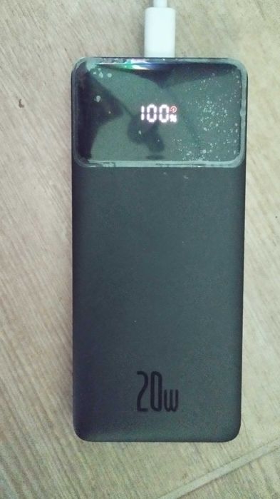 Powerbank 20W Fast Charge 4 portas usb em muito bom estado