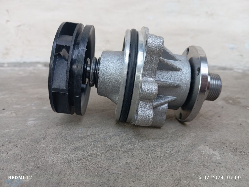 Помпа на BMW e39