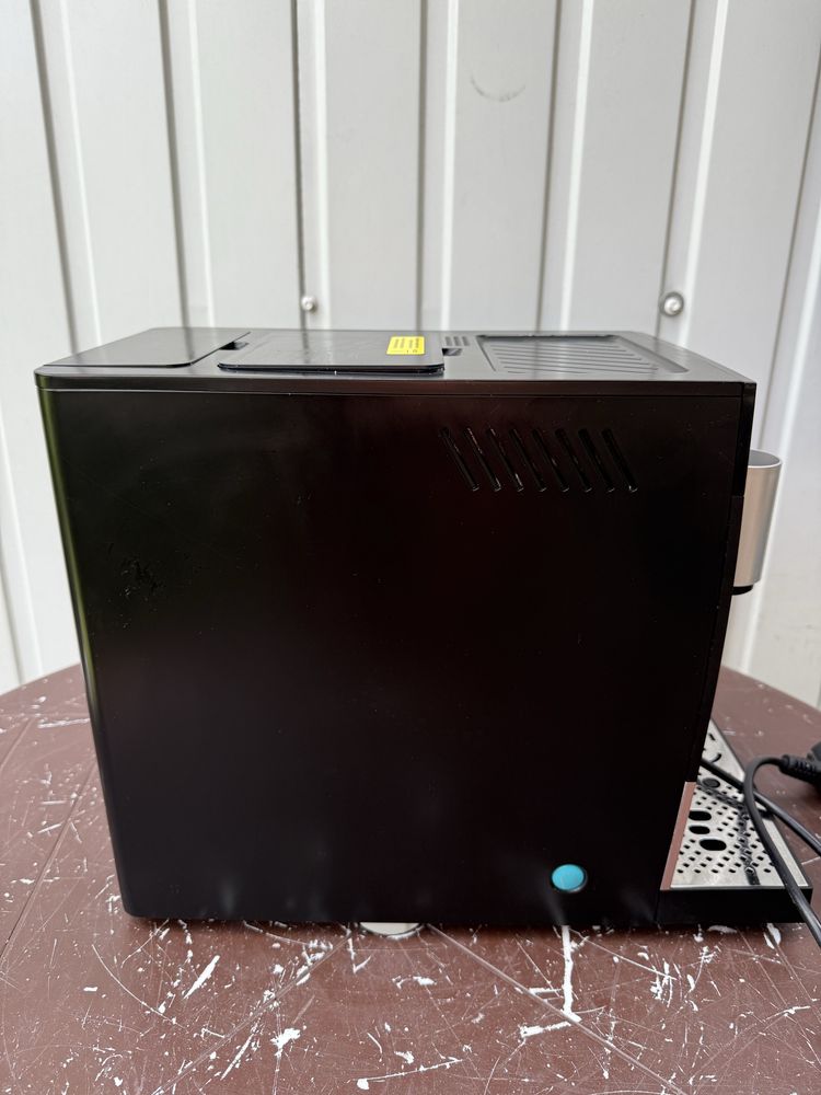 Ekspres ciśnieniowo-przelewowy Cecotec Cumbia Cremmaet Compact 1350W