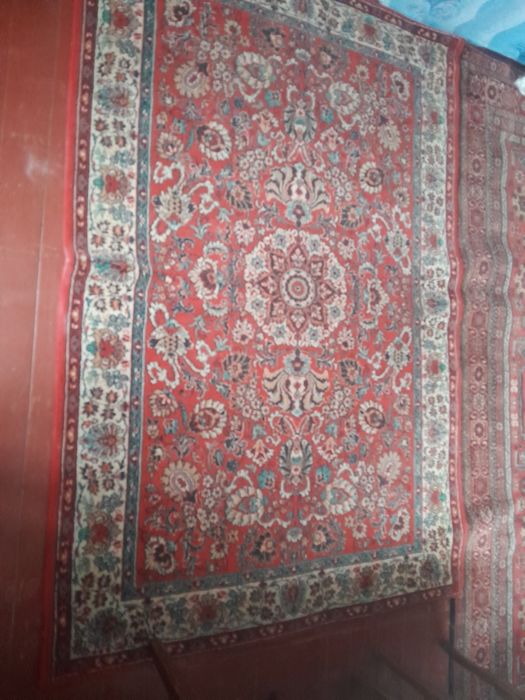 Текстильний,ковер.