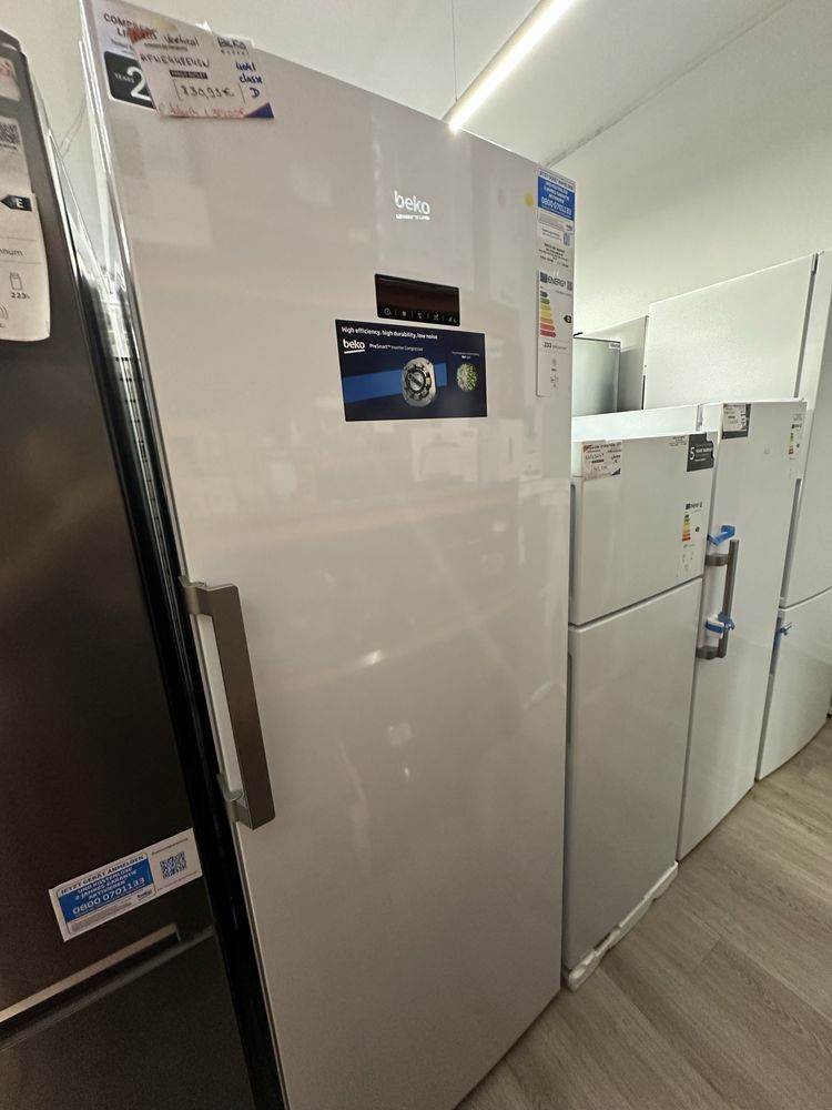 Arca vertical Beko