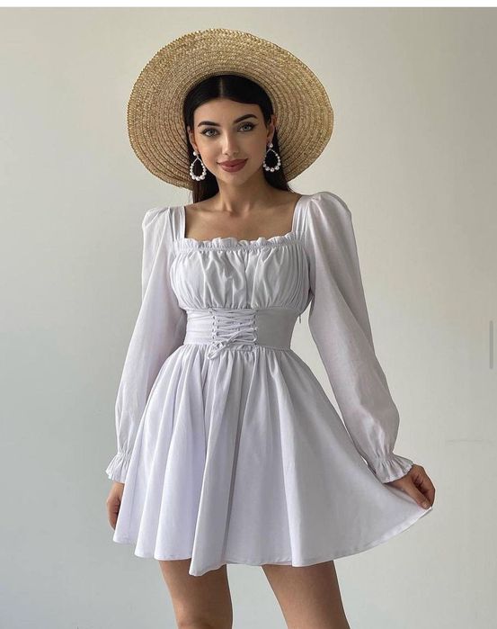Біла сукня з корсетом S/M