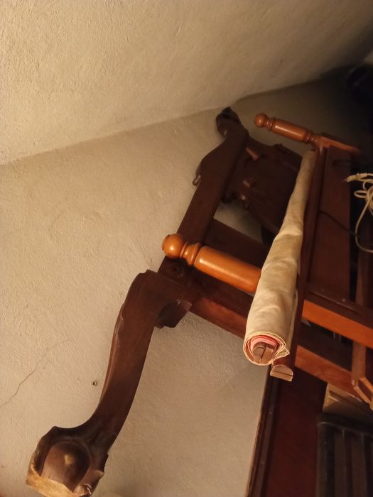 Cama  muito antiga estilo D. João