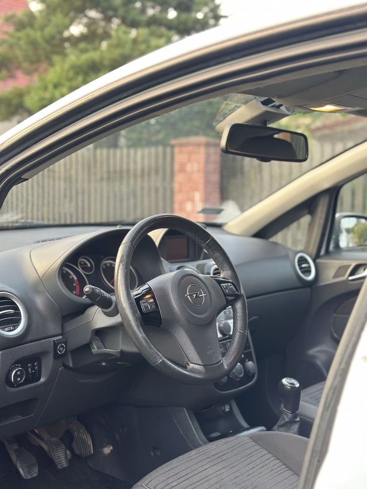 Opel Corsa 2014 |GAZ 2029 |Klimatronik |Podgrzewana Kiera i Siedzenia