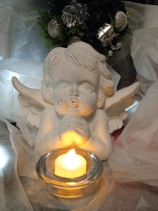 Popiersie '' Zamyślony Aniołek "