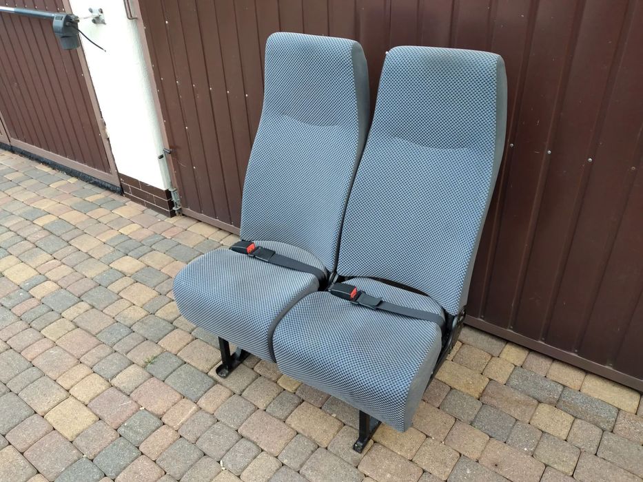 Fotel pojedynczy podwójny Kamper Bus Autobus Jumper Boxer Ducato i inne kompletny z podstawą i pasami podłokietnik oraz półka z nawiewami i nagłośnieniem oraz Jumper Boxer Ducato 4200kg DMC 17osób Autobus Niekompletny uszkodzony zarejestrowany