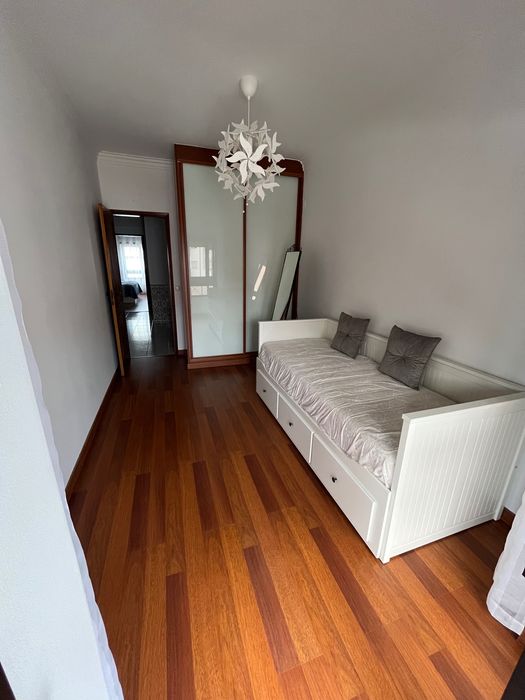 Apartamento T3 com arrecadação e garagem