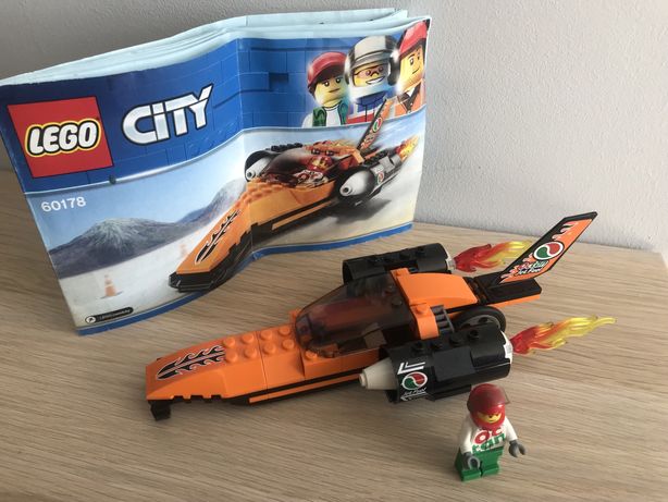 Lego City - 60278 - auto wyścigowe - Octan