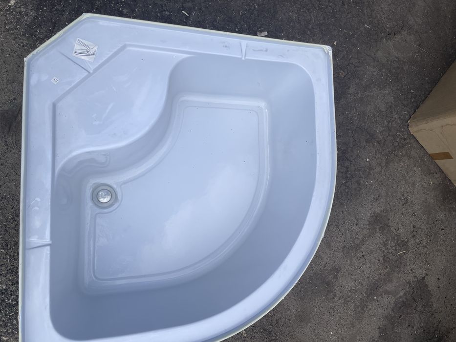 Brodzik z siedziskiem wysoki 90x90x45 Sensea