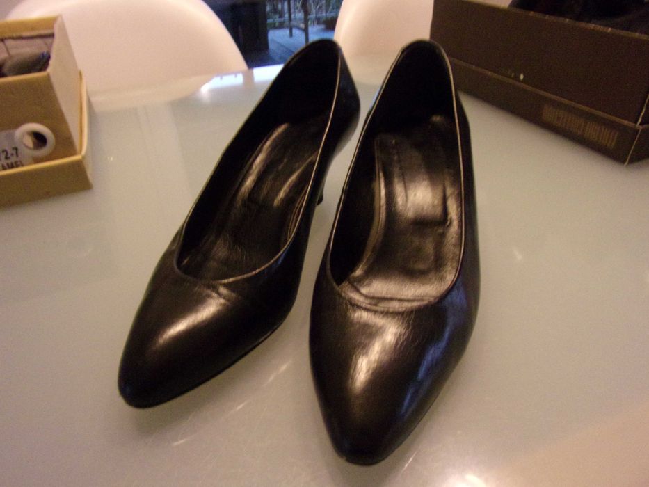 czarne czółenka pantofle skóra r38-39/25cm stan idealny obcas 5,5cm