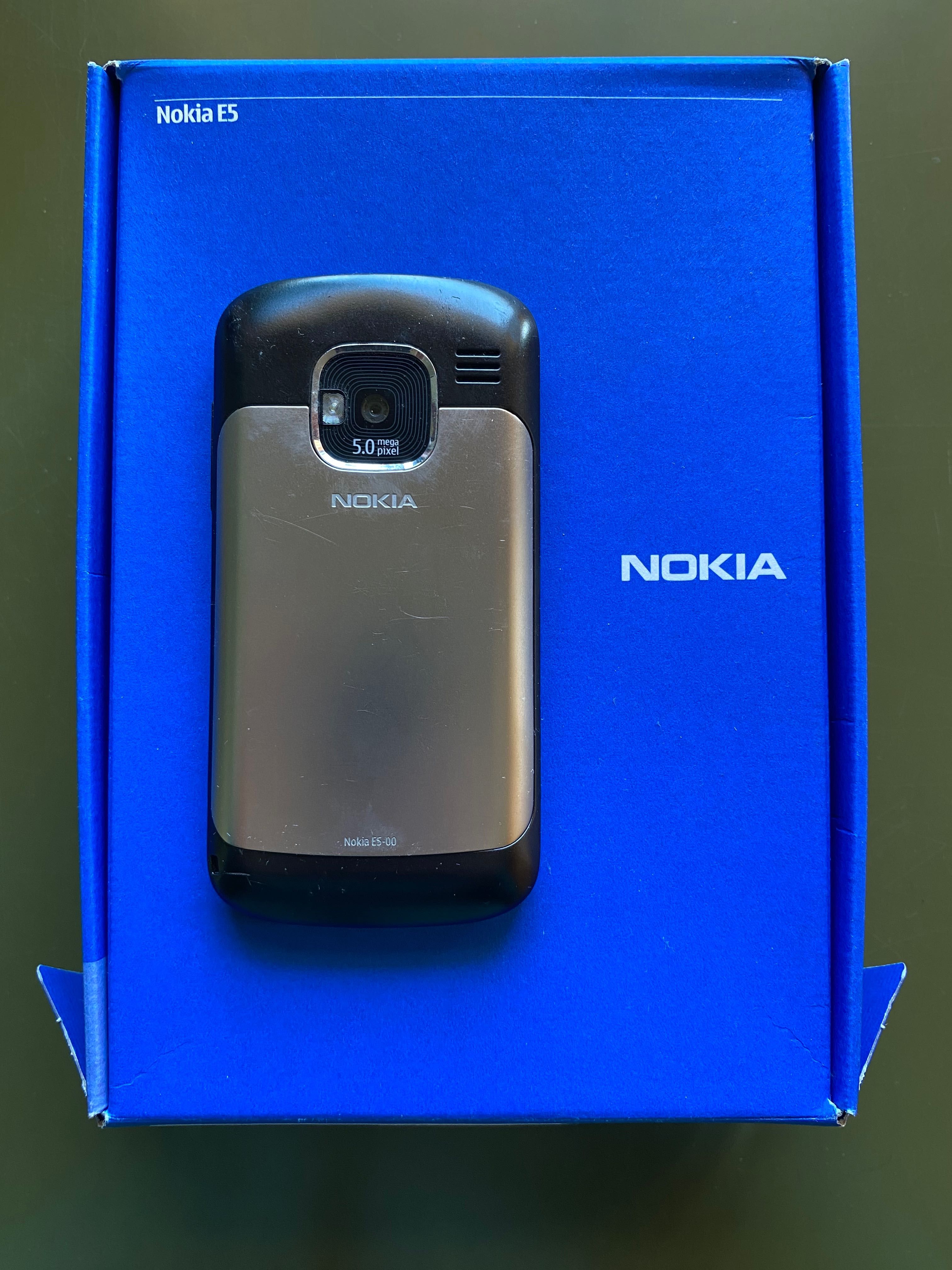 Vendo Telemóvel Nokia Ericsson E5