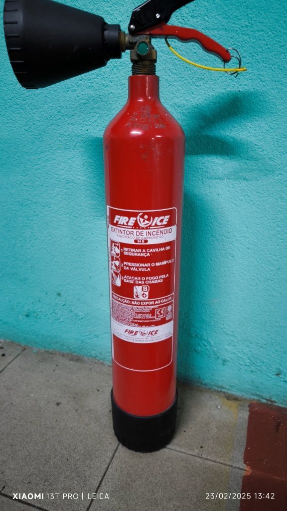Vendo extintor de CO2 cheio de 2k para aquário