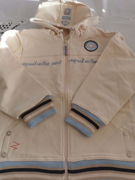 Nowa bluza z kapturem firmy WÓJCIK rozm.104