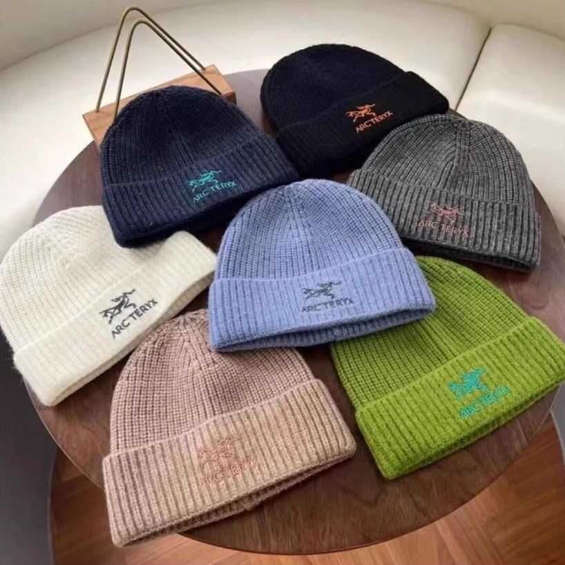 Зимові шапки Arcteryx
