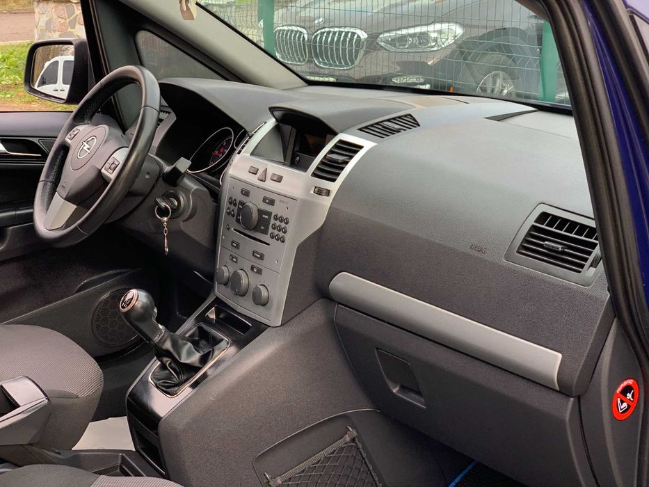 Opel Zafira 2011 1.7 дизель
