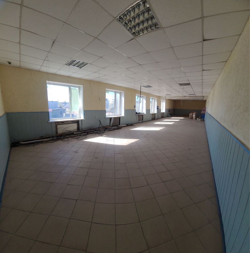 Оренда торгово-офісного приміщення центр ЖД
