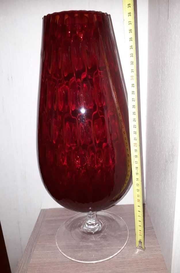 Великий скляний фужер, кольорове (гутне) скло