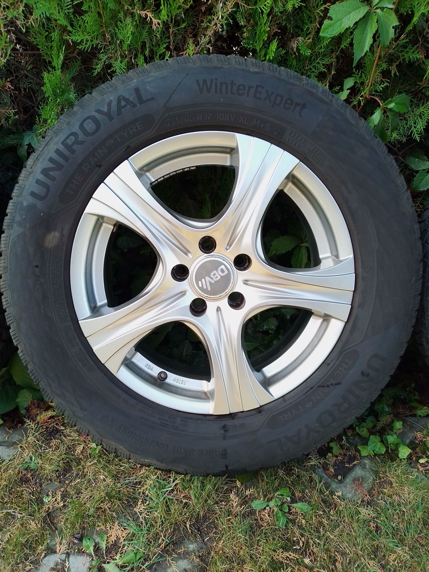Audi Q5 koła felgi z oponami zimowymi 235/65R17