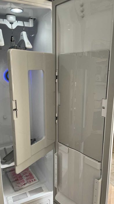 Парова шафа LG Styler Black — стильний догляд за вашим одягом