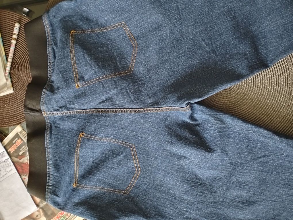Жіночі джинси на резинці
